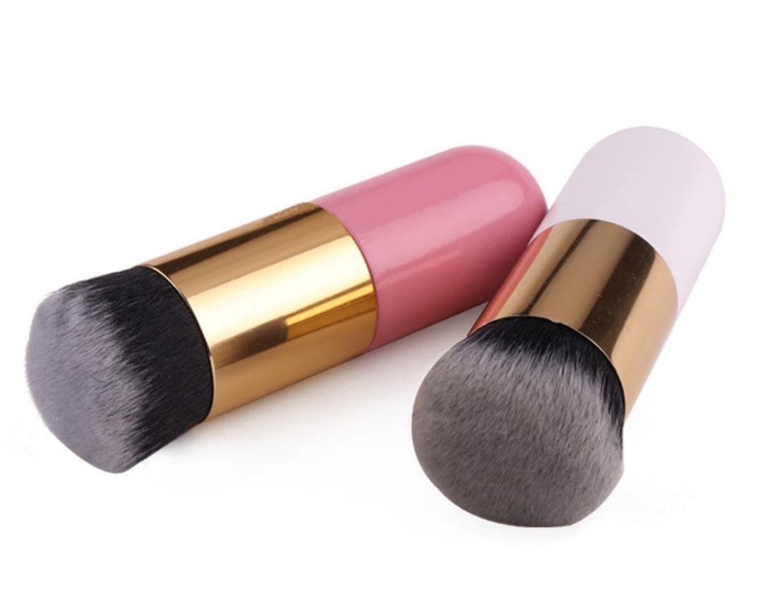 1Pc Chubby Pier Foundation Brush | Flat Cream Makeup Brush For Professionals